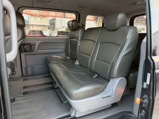 HYUNDAI現代 STAREX  第15張相片