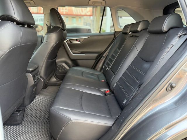 TOYOTA豐田 RAV4  第17張相片