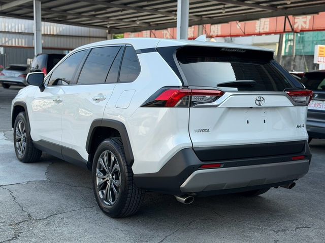 TOYOTA豐田 RAV4  第6張相片