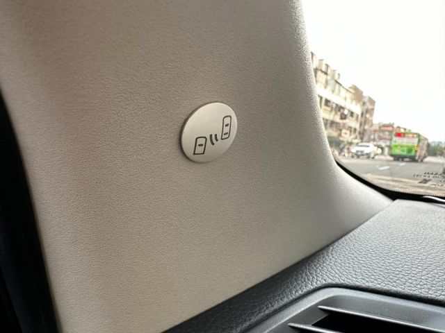 Nissan Tiida  第17張相片