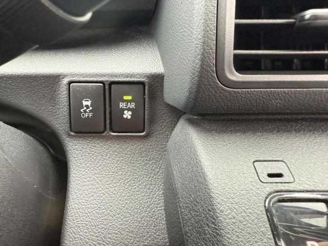 Toyota SIENTA  第1張相片