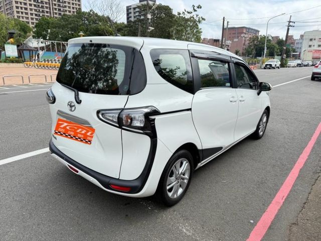 Toyota SIENTA  第7張相片