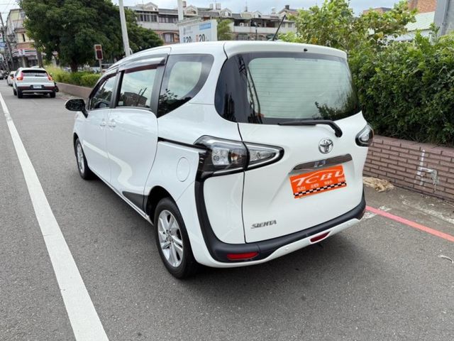 Toyota SIENTA  第8張相片