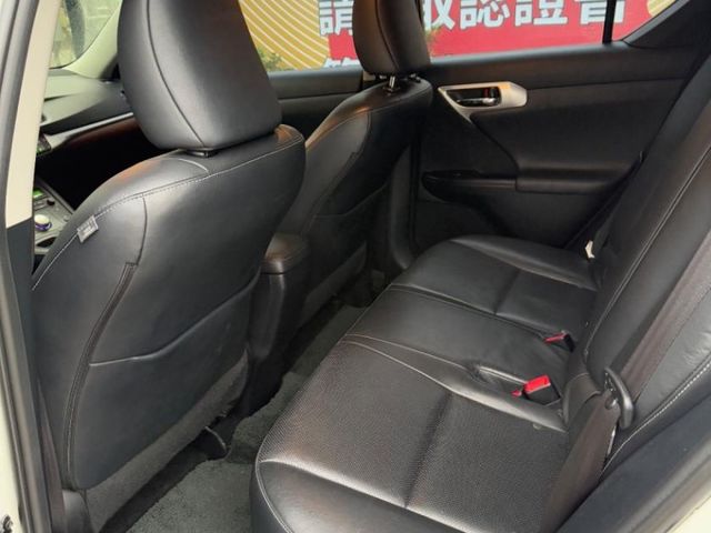 Lexus CT200H  第1張相片