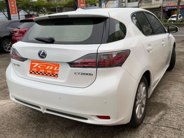 Lexus CT200H  第7張相片