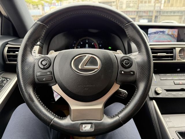 Lexus IS  第10張相片