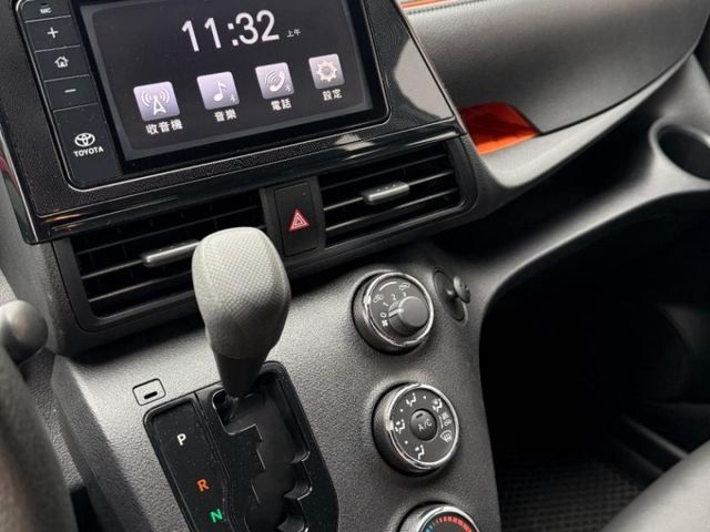 Toyota SIENTA  第10張相片