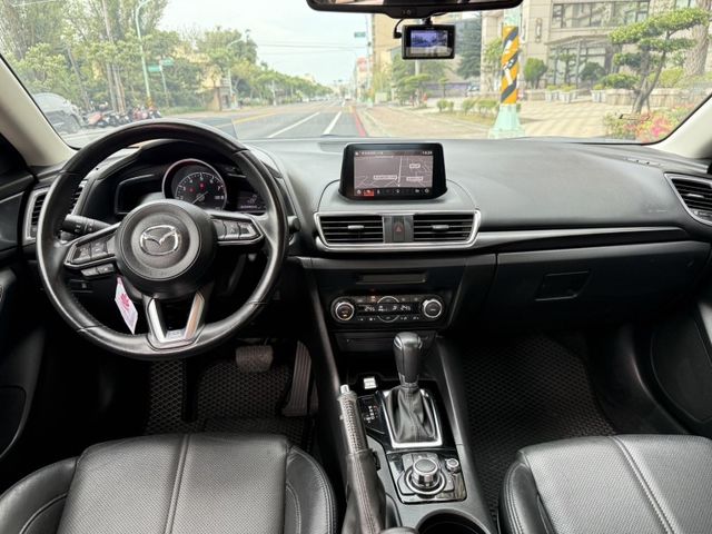 Mazda Mazda3  第7張相片