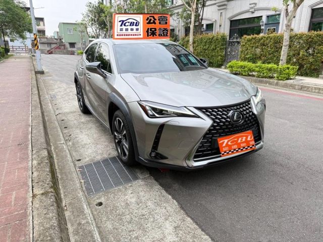 Lexus UX  第3張相片