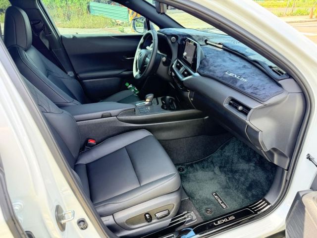 Lexus UX  第14張相片