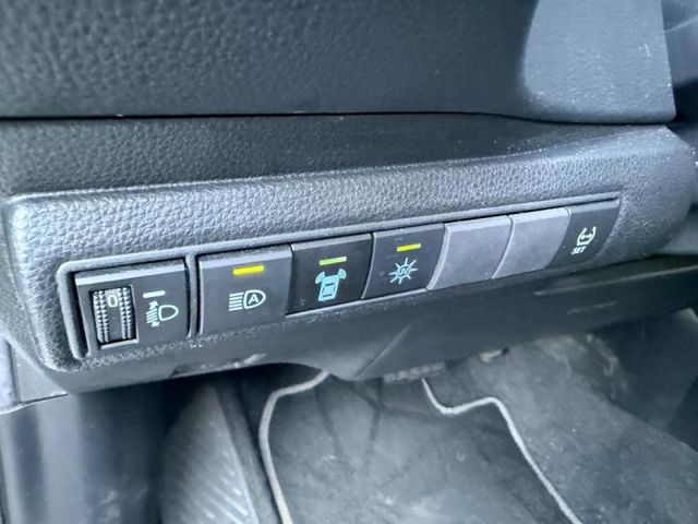 Toyota ALTIS  第14張相片