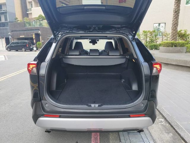 TOYOTA豐田 RAV4  第8張相片