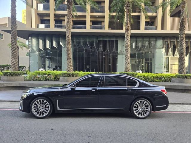 BMW寶馬 740LI  第6張相片