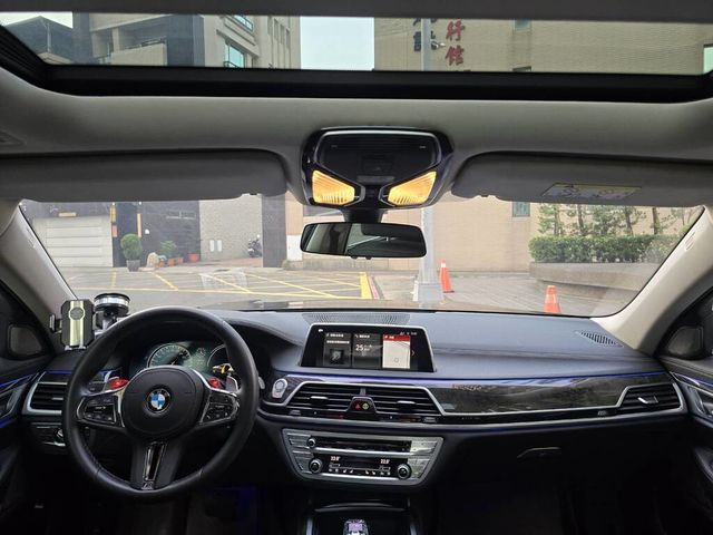 BMW寶馬 740LI  第8張相片