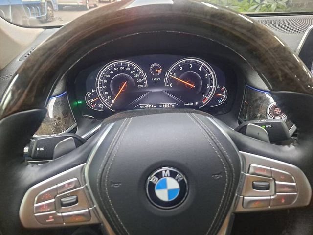 BMW寶馬 740LI  第9張相片