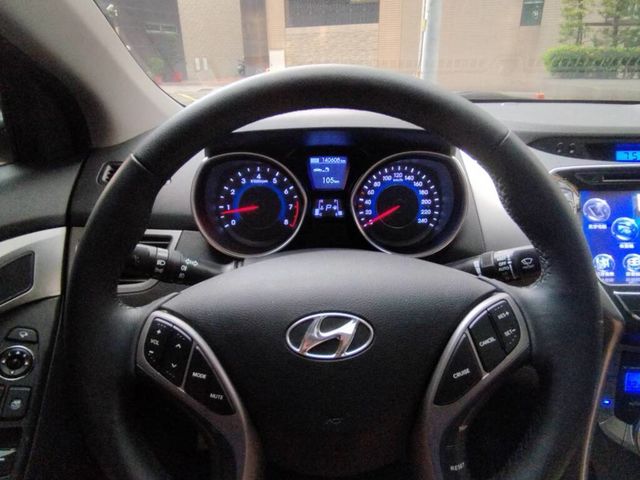 HYUNDAI現代 ELANTRA  第8張相片
