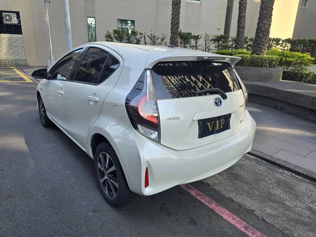 TOYOTA豐田 PRIUS C  第5張相片