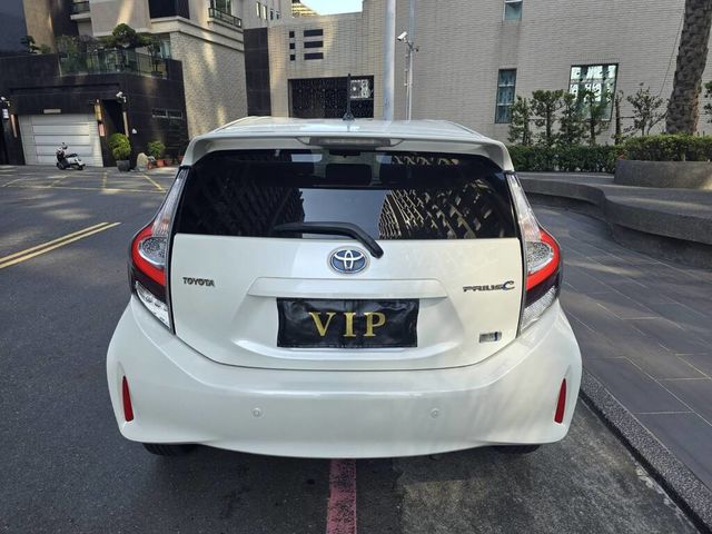 TOYOTA豐田 PRIUS C  第6張相片
