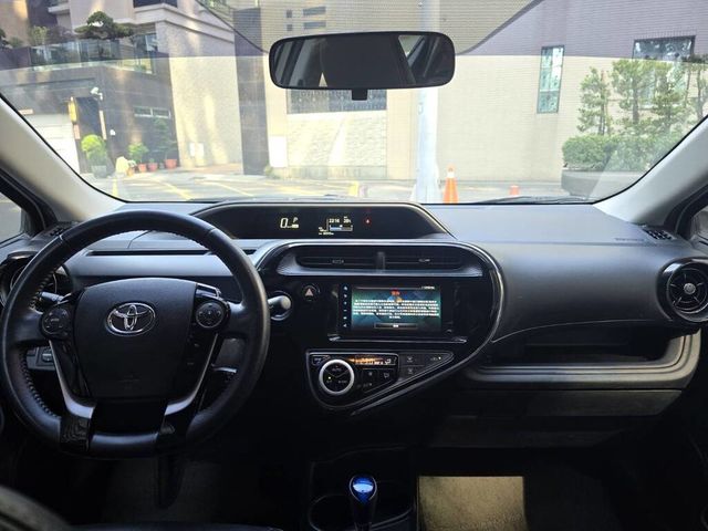 TOYOTA豐田 PRIUS C  第10張相片