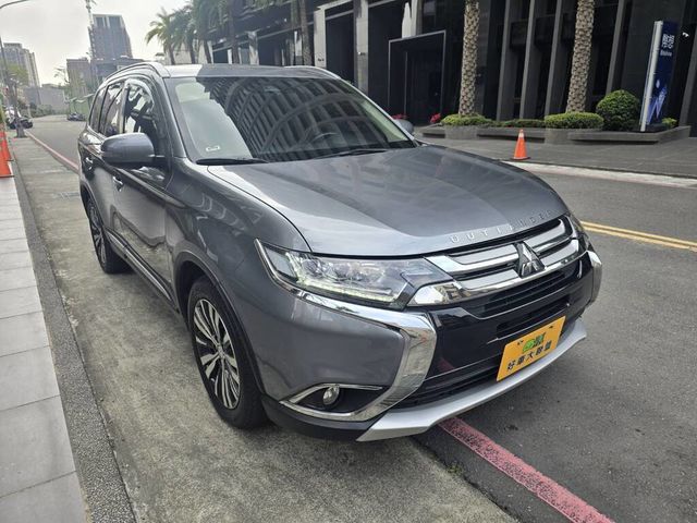MITSUBISHI三菱 OUTLANDER  第3張相片