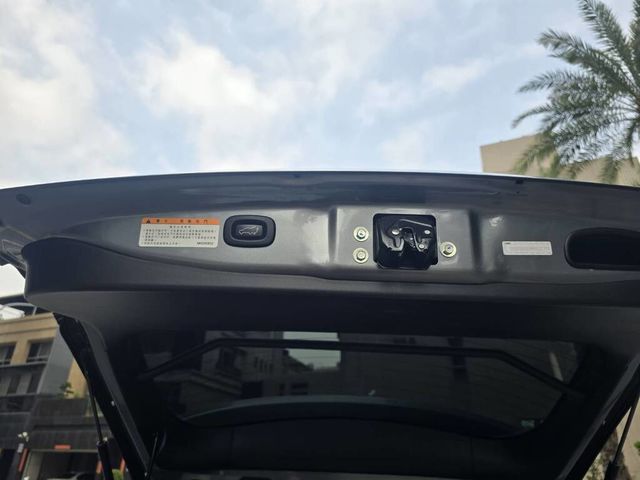 MITSUBISHI三菱 OUTLANDER  第9張相片