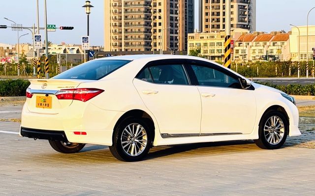 TOYOTA豐田 ALTIS  第2張相片