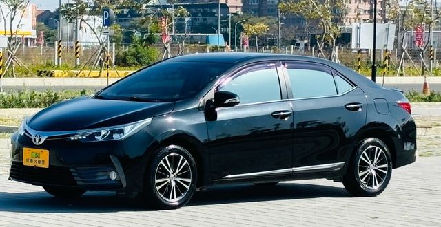 TOYOTA豐田 ALTIS  第3張相片