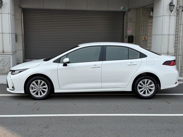 TOYOTA豐田 ALTIS  第2張相片