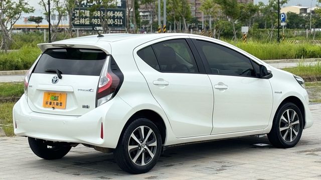 TOYOTA豐田 PRIUS C  第13張相片