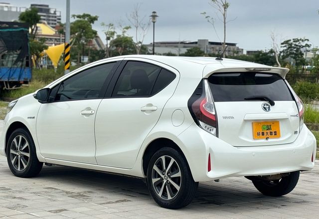 TOYOTA豐田 PRIUS C  第14張相片