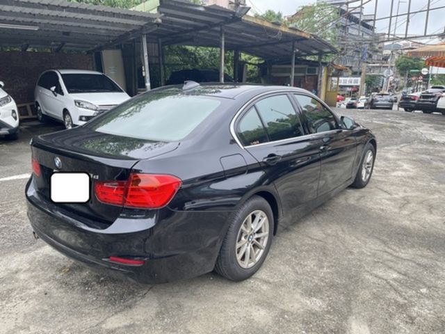 BMW寶馬 318D SEDAN  第2張相片
