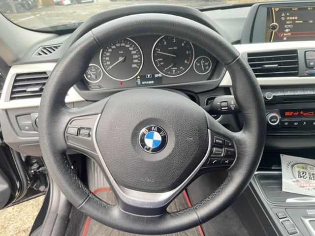 BMW寶馬 318D SEDAN  第8張相片