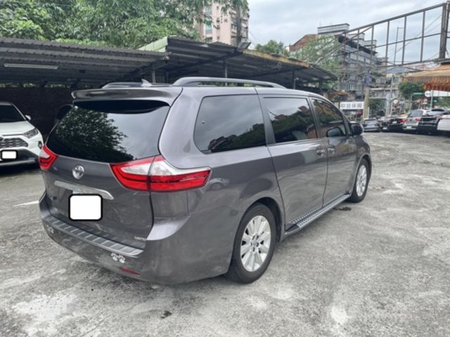 TOYOTA豐田 SIENNA  第2張相片