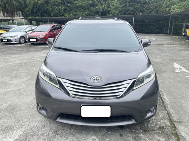 TOYOTA豐田 SIENNA  第3張相片