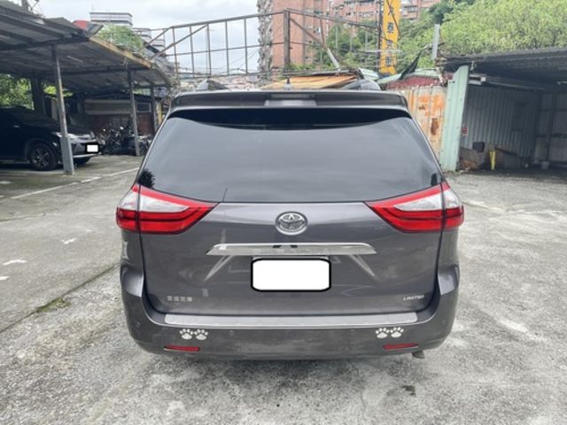 TOYOTA豐田 SIENNA  第4張相片
