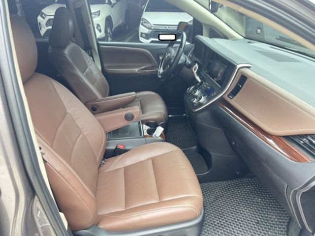 TOYOTA豐田 SIENNA  第10張相片