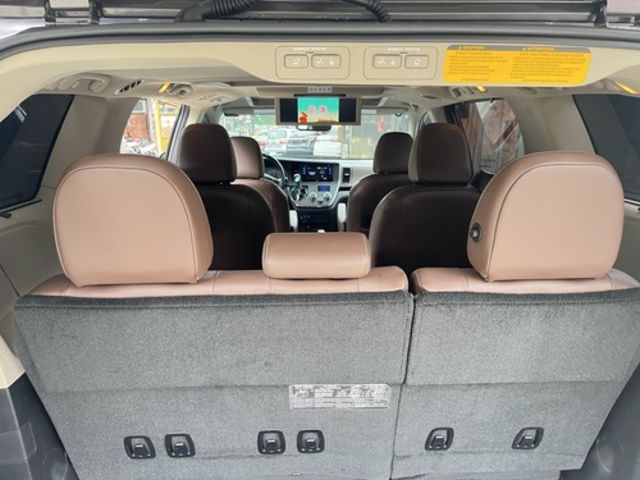 TOYOTA豐田 SIENNA  第12張相片