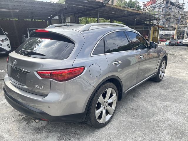 INFINITI無限 FX35  第2張相片