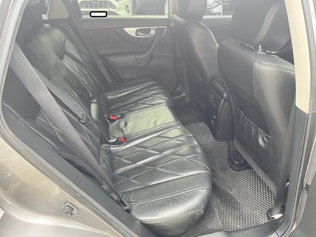 INFINITI無限 FX35  第11張相片