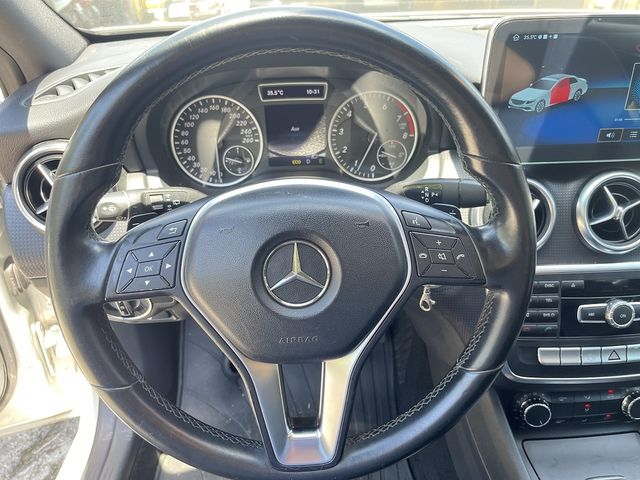 M-BENZ賓士 A180  第8張相片
