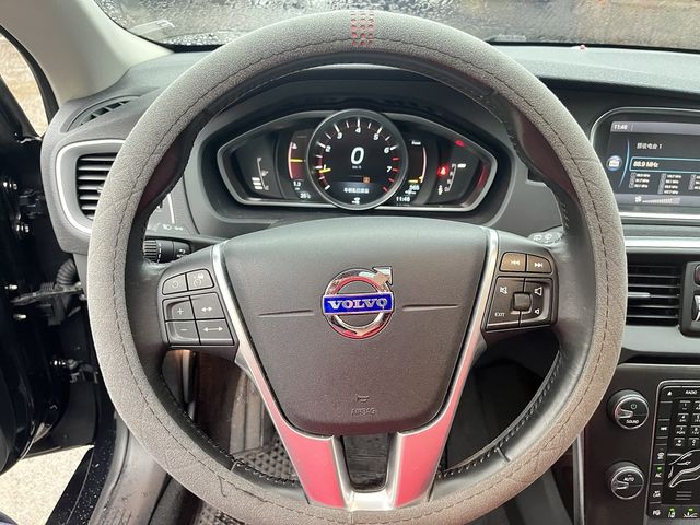 VOLVO富豪 V40  第8張相片