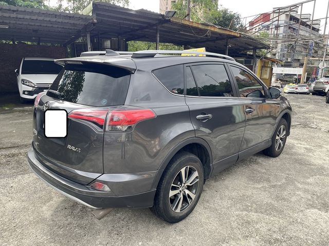 TOYOTA豐田 RAV4  第2張相片