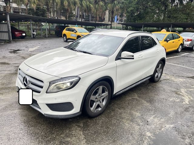 M-BENZ賓士 GLA200  第1張相片