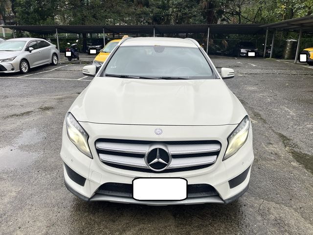 M-BENZ賓士 GLA200  第3張相片