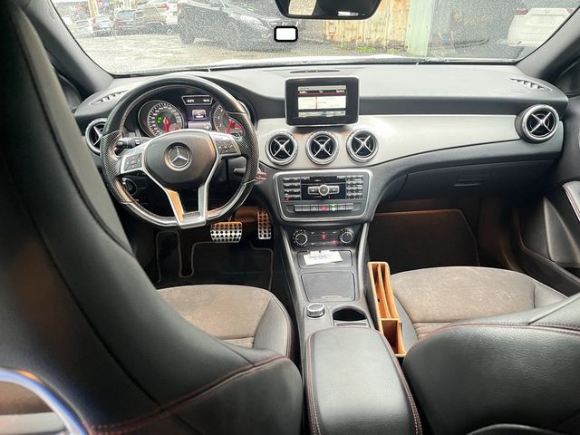 M-BENZ賓士 GLA200  第5張相片