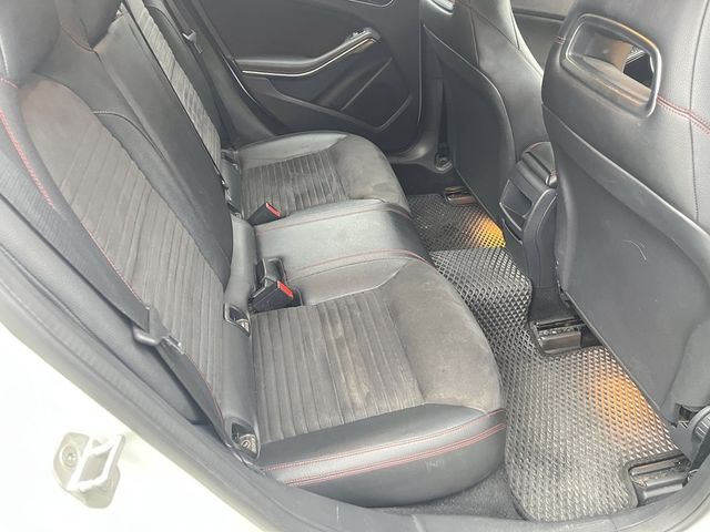 M-BENZ賓士 GLA200  第11張相片