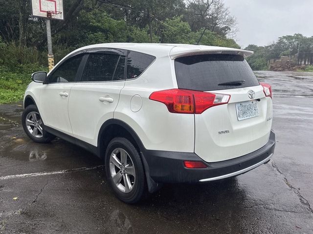 TOYOTA豐田 RAV4  第8張相片