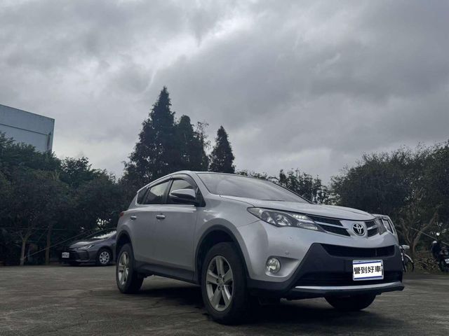 TOYOTA豐田 RAV4  第2張相片
