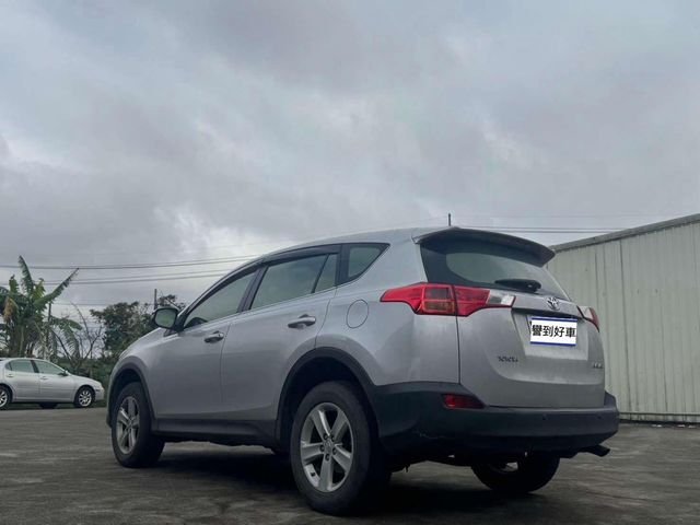 TOYOTA豐田 RAV4  第4張相片