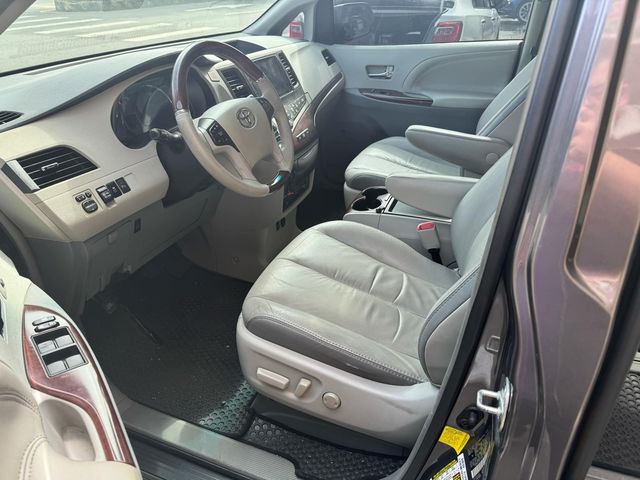 TOYOTA豐田 SIENNA  第6張相片